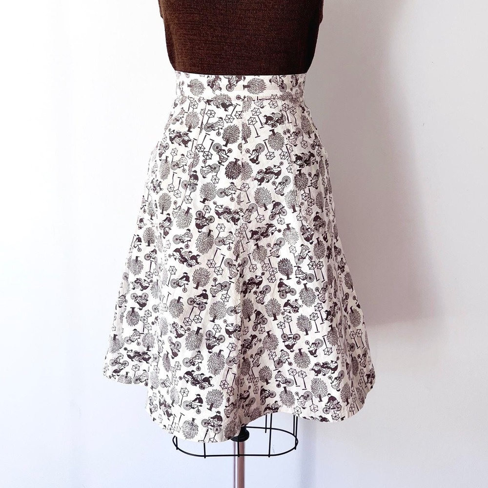 SIZE XS Vintage 1970s Novelty Print Skirt Cream Brown Bicycles Kites A-Line